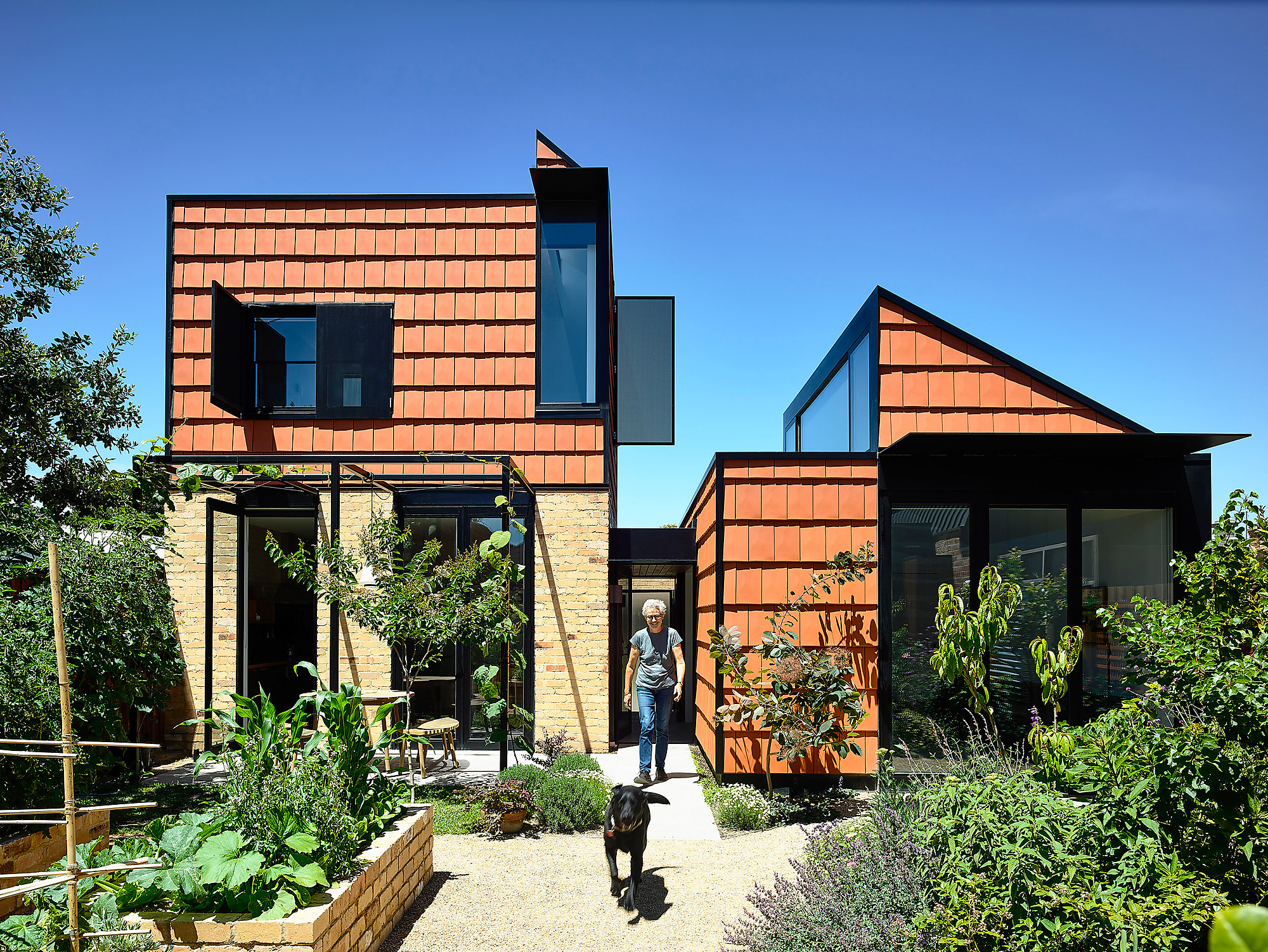 Interior photograph of Terracotta House by Derek Swalwell